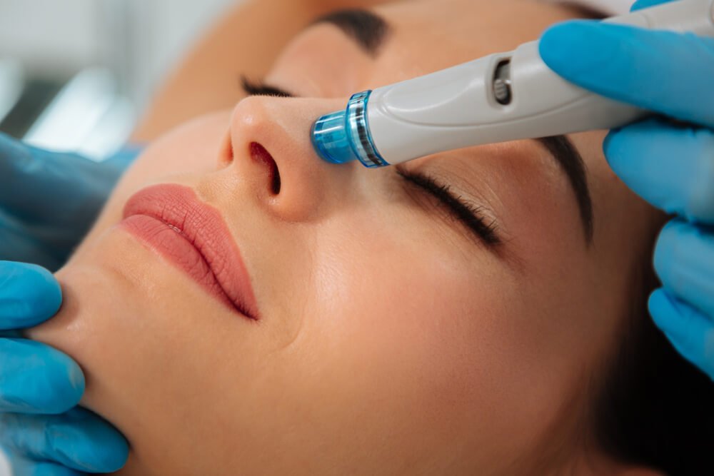 Hydrafacial mı Klasik Cilt Bakımı mı? İhtiyacınızı Keşfedin